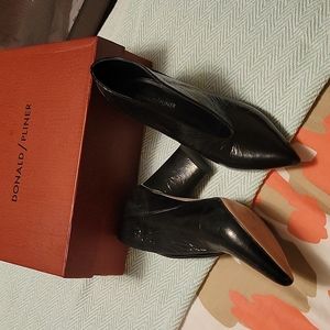 Donald Pliner, size 8, shiny black, crinkled patented leather dressy heels